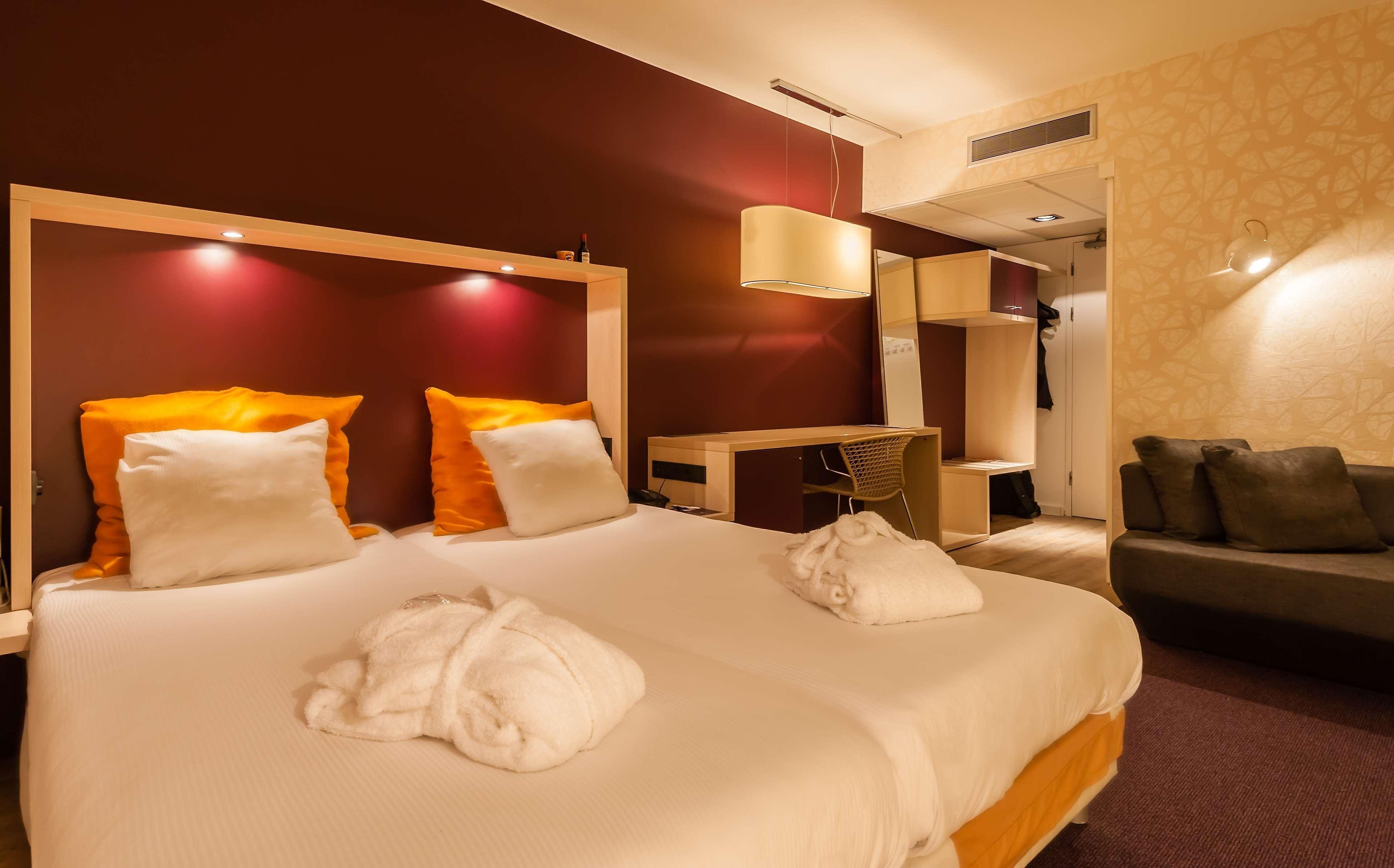 Amrath Airport Hotel Ротердам Екстериор снимка