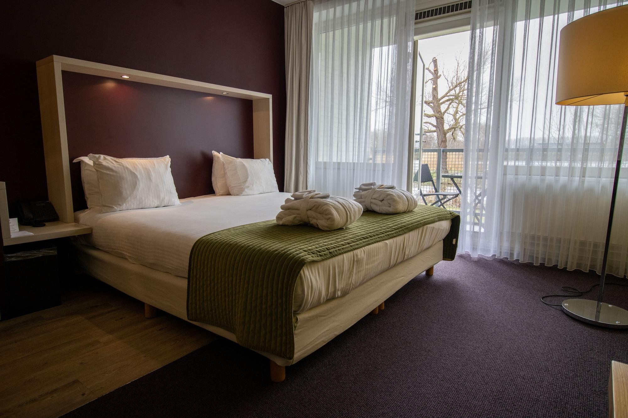 Amrath Airport Hotel Ротердам Екстериор снимка