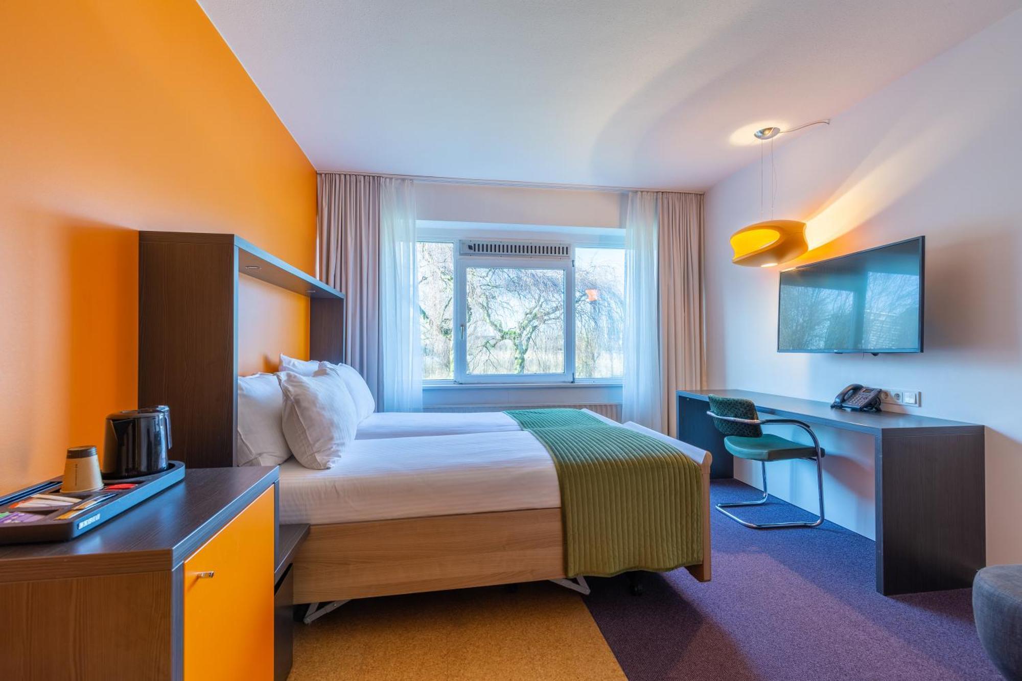 Amrath Airport Hotel Ротердам Екстериор снимка